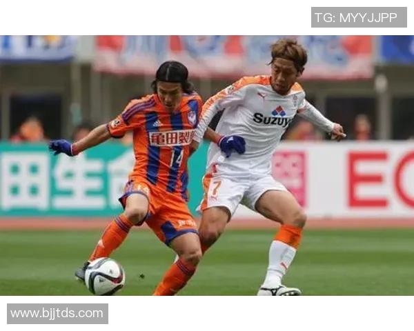 成都足球队进攻表现分析与防守漏洞探讨 成都足球队进攻表现分析与防守漏洞探讨