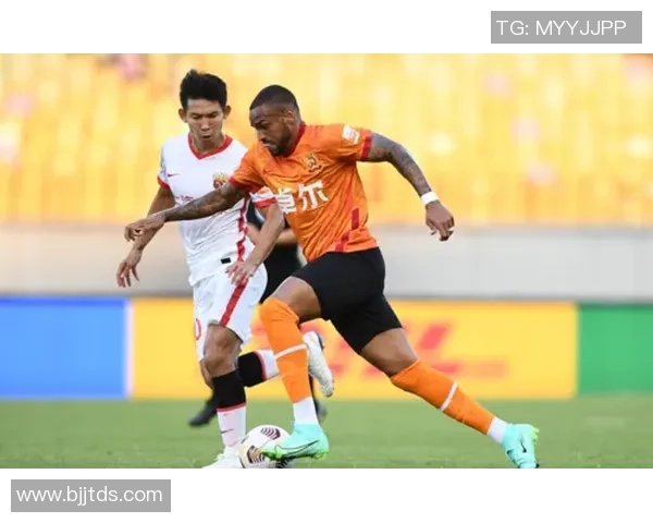 武汉篮球队战术变革引发热议球迷分析新策略与未来发展方向 武汉篮球队战术变革引发热议球迷分析新策略与未来发展方向