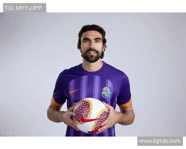 璀璨足球明星的钻石画像展现运动与艺术的完美结合 璀璨足球明星的钻石画像展现运动与艺术的完美结合