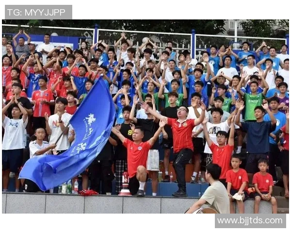 足球明星的自信之路如何在绿茵场上绽放光芒与荣耀