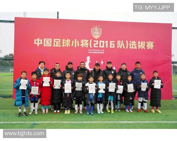 重庆足球队在足球团队协作排行榜中荣获第八名展现出强大团队精神与实力