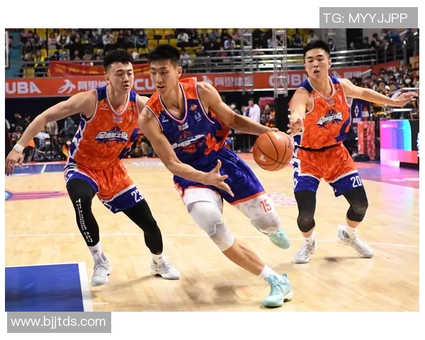 成都篮球队在精英赛中的耐力表现分析与战术探讨